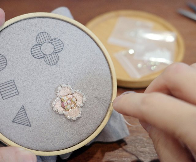 魅力的な刺繍イヤリング素材パッケージ花手縫い刺繍ビーズ刺繍初心者OK