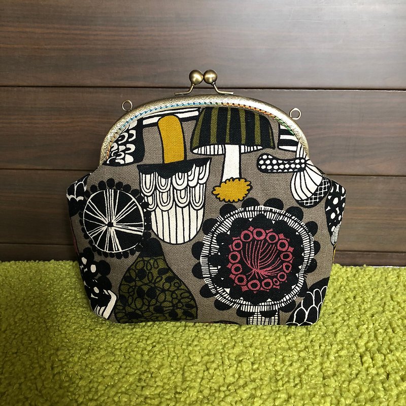 Mushroom geometric gold bag / side backpack