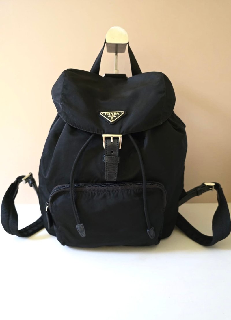 Out of print antique Prada black Silver label nylon backpack backpack rucksack second-hand bag - กระเป๋าเป้สะพายหลัง - วัสดุกันนำ้ สีดำ