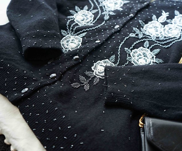 Treasure Hunt Vintage - Gorgeous Heavy Flower Embroidery Black