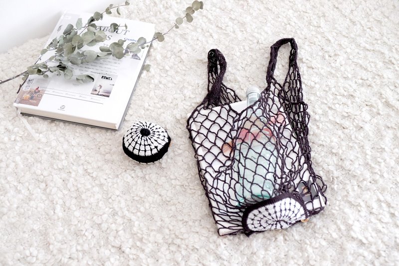 Shell-Design Net Bag-Black - กระเป๋าแมสเซนเจอร์ - ผ้าฝ้าย/ผ้าลินิน สีดำ