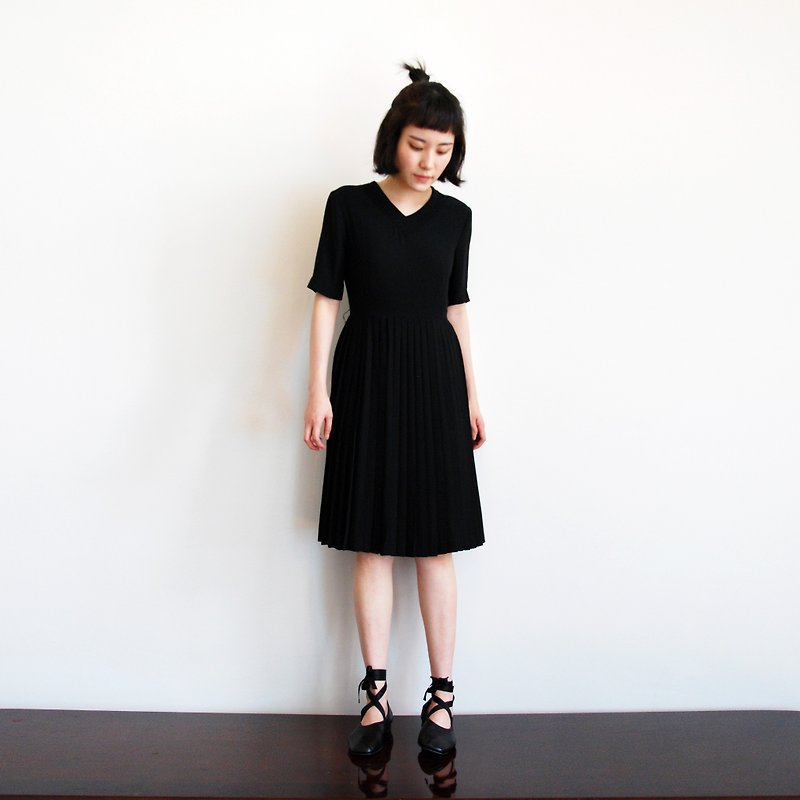 ヴィンテージプリーツ黒のドレス - ワンピース - その他の素材 