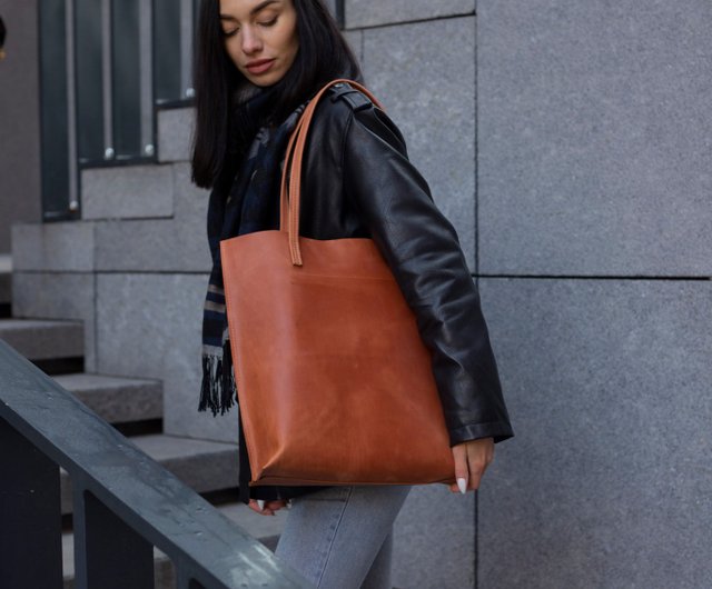 Minimalist leather tote bag best sale