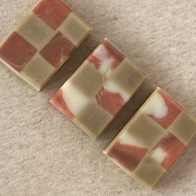 Left Hand Handmade Soap - Soap - Plants & Flowers Khaki