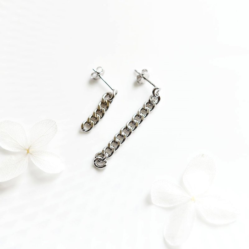 Silver asymmetric Kihei chain earrings - ต่างหู - เครื่องประดับ สีเงิน
