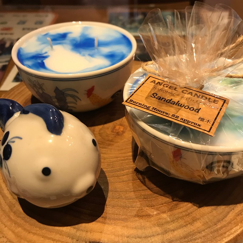 Hong Kong nostalgic ceramic chicken bowl candle - sandalwood scent - Candles & Candle Holders - Wax Blue