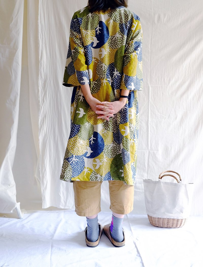 Spring, summer, autumn and winter Japanese wide-sleeved long shirt dress - Women's Tops - Cotton & Hemp Multicolor