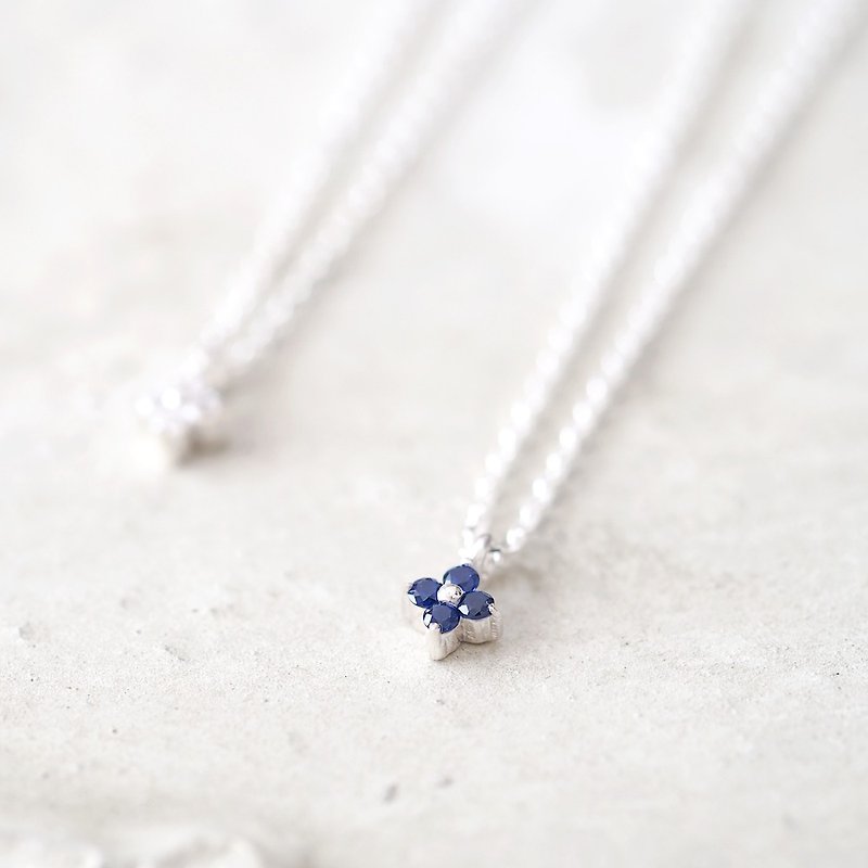 Micro tiny flower Necklace Silver 925 - สร้อยคอ - โลหะ สีน้ำเงิน