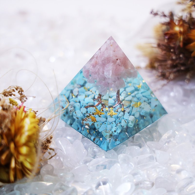 Pyramid Orgonite Tree of Life/Chakras/Spirituality/Meditation/Energy Strawberry Crystal Turquoise - อื่นๆ - เรซิน 