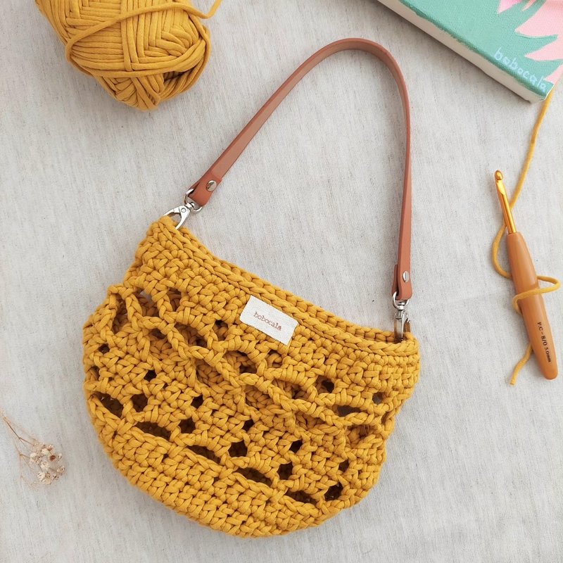 Handcrafted Crochet/ Yarn Handbag Yellow Bag Crochet Bag - กระเป๋าถือ - ผ้าฝ้าย/ผ้าลินิน สีเหลือง