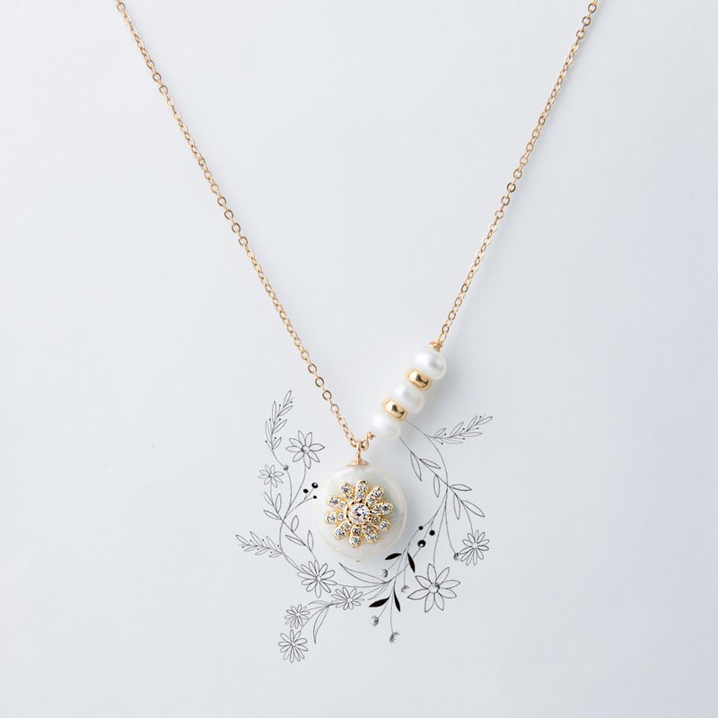 Day's eye-Sun's Eye Daisy Freshwater Pearl Necklace - สร้อยคอ - เครื่องเพชรพลอย 