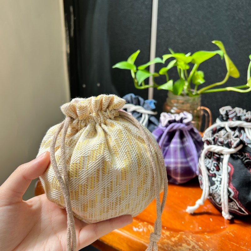 From2j4手工布包_好運來小福袋 - 化妝包/收納袋 - 棉．麻 紫色