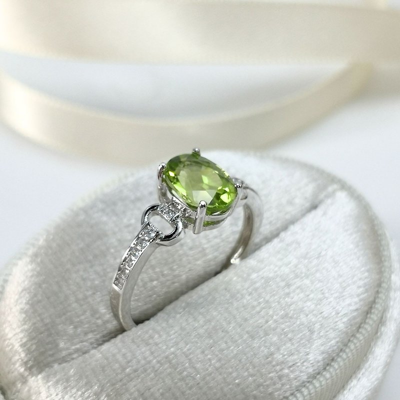 The Stone of happiness natural olive oil bright yellow-green luster rare crystal penetrating wealth Stone sterling silver ring - General Rings - Sterling Silver Green