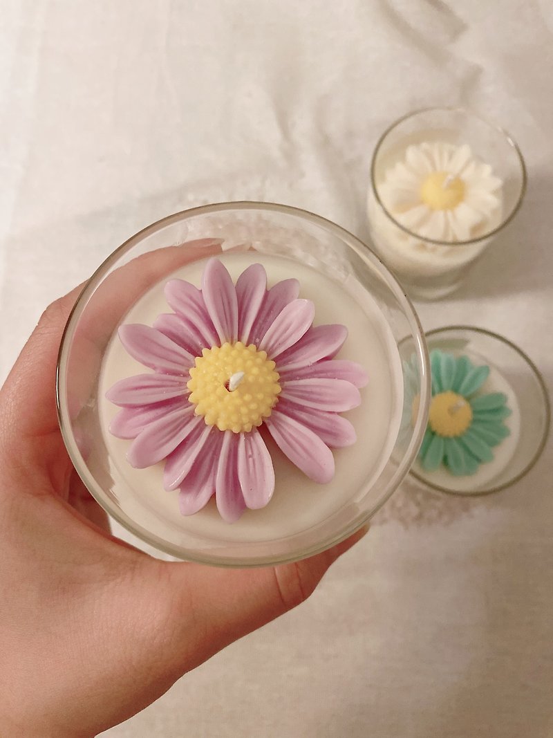 daisy candle - Candles & Candle Holders - Wax 