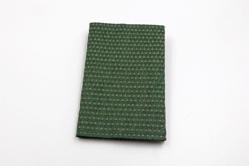 [Paper cloth home] paper cloth woven handmade passport set plaid green - Passport Holders & Cases - Paper Green