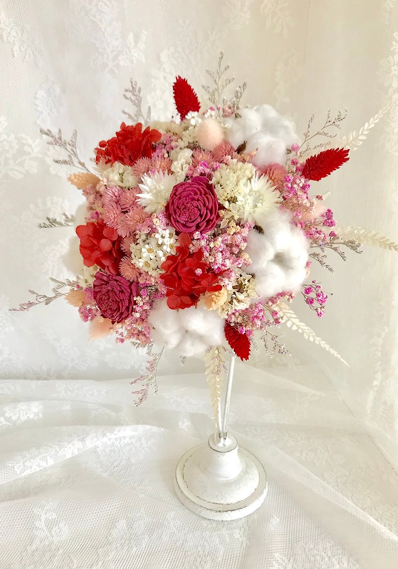 Masako Winter Snow Red Powder Version Bridal Bouquet Eternal Flower Blend Dry Flower - ช่อดอกไม้แห้ง - พืช/ดอกไม้ 