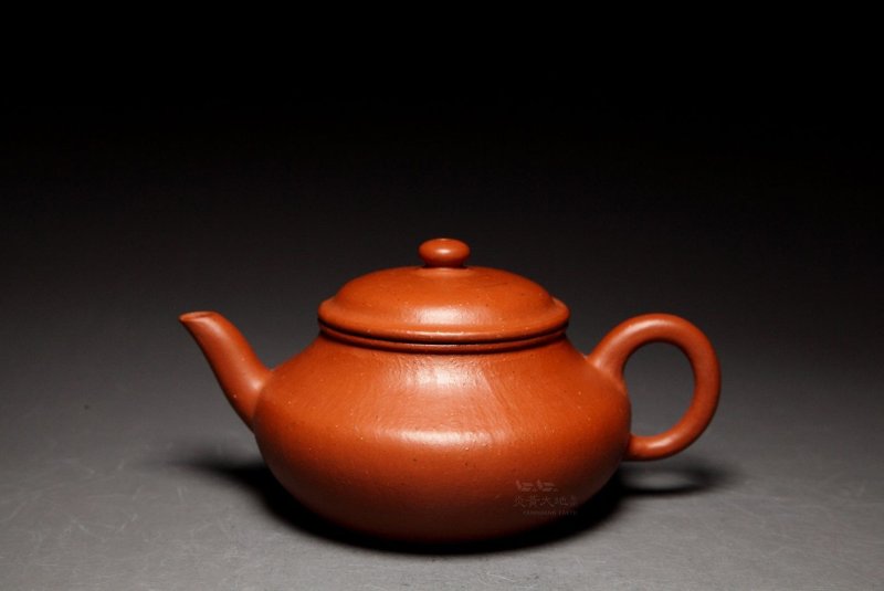 【Mengchen Style Zhu Ni Teapot 2】Longshan Hall | Traditional Handmade | Inspired by Antiquity Series | Old Zhu Ni from Xiao Mei Yao | 160cc - ถ้วย - ดินเผา สีแดง