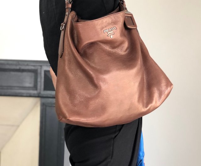 PRADA ヴィンテージ レザー ショルダーバッグ ブラウン 日本直送 名牌中古包 】PRADA プラダ ショルダーバッグ ブラウン