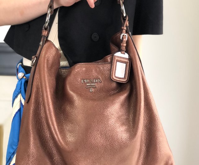 PRADA ヴィンテージ レザー ショルダーバッグ ブラウン 日本直送 名牌中古包 】PRADA プラダ ショルダーバッグ ブラウン