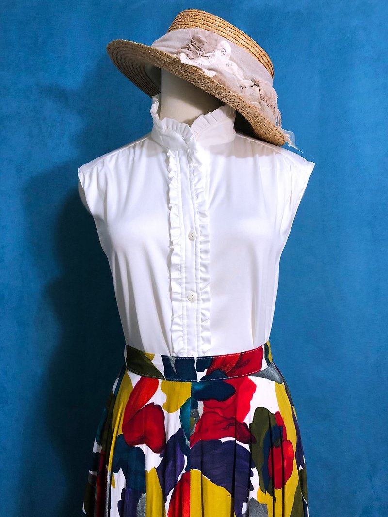 Sleeveless vintage shirt with lotus leaf collar / bring back VINTAGE abroad - Women's Shirts - Polyester White