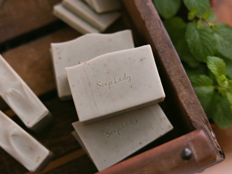 Herbal moisturizing bath soap water fern flower essence moisturizes skin - Soap - Other Materials Green