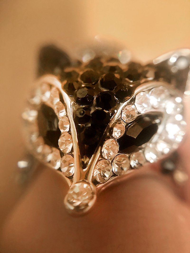Fox shape rhinestone ring - แหวนทั่วไป - คริสตัล สีดำ