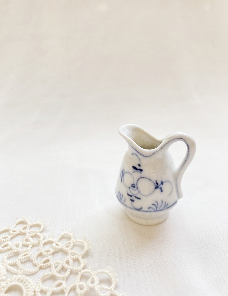 【Good Day Fetish】Germany brings back vintage early hand-painted ceramic elegant small flower pot mini milk jug - Items for Display - Pottery Multicolor