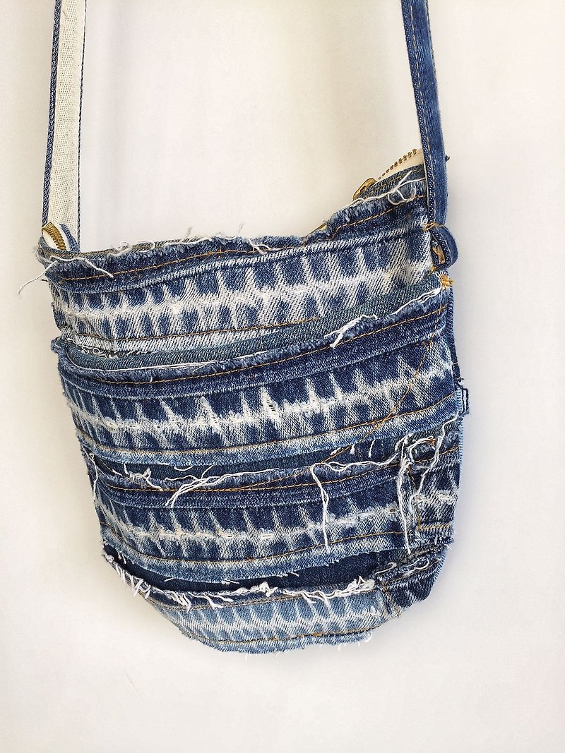 Washing denim patchwork side pockets - Messenger Bags & Sling Bags - Cotton & Hemp Blue
