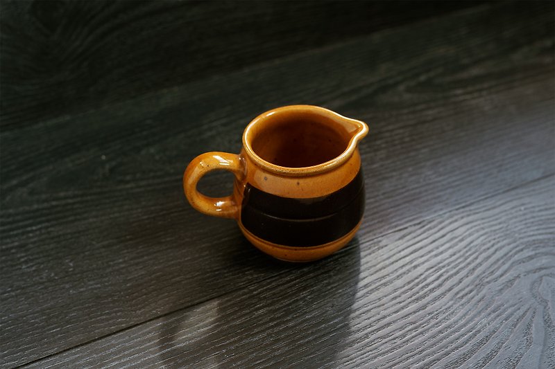 MelittaーBurgund series hand-painted antique milk jug / vase / potted - Coffee Pots & Accessories - Pottery Brown