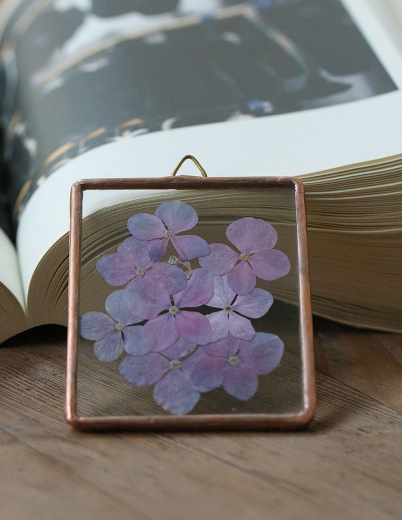 植物圖鑑∣粉紫色繡球花∣玻璃鑲崁∣花草標本小品 - 書籤 - 植物．花 白色