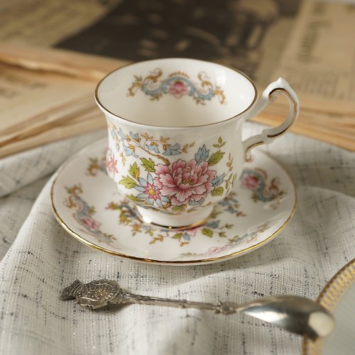 L&R 古董與珍奇老件 英國Royal Standard '滿大人'系列半手繪細骨瓷茶杯/咖啡杯組