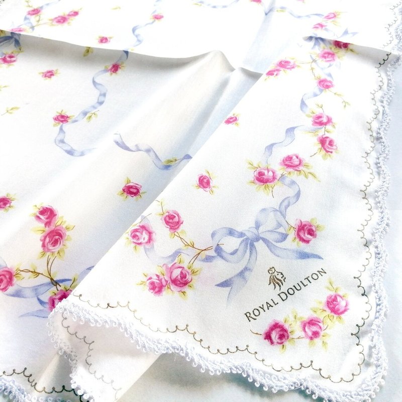 Royal Doulton Vintage Handkerchief Floral Lace 20.5 x 20.5 inches - 絲巾 - 棉．麻 紅色