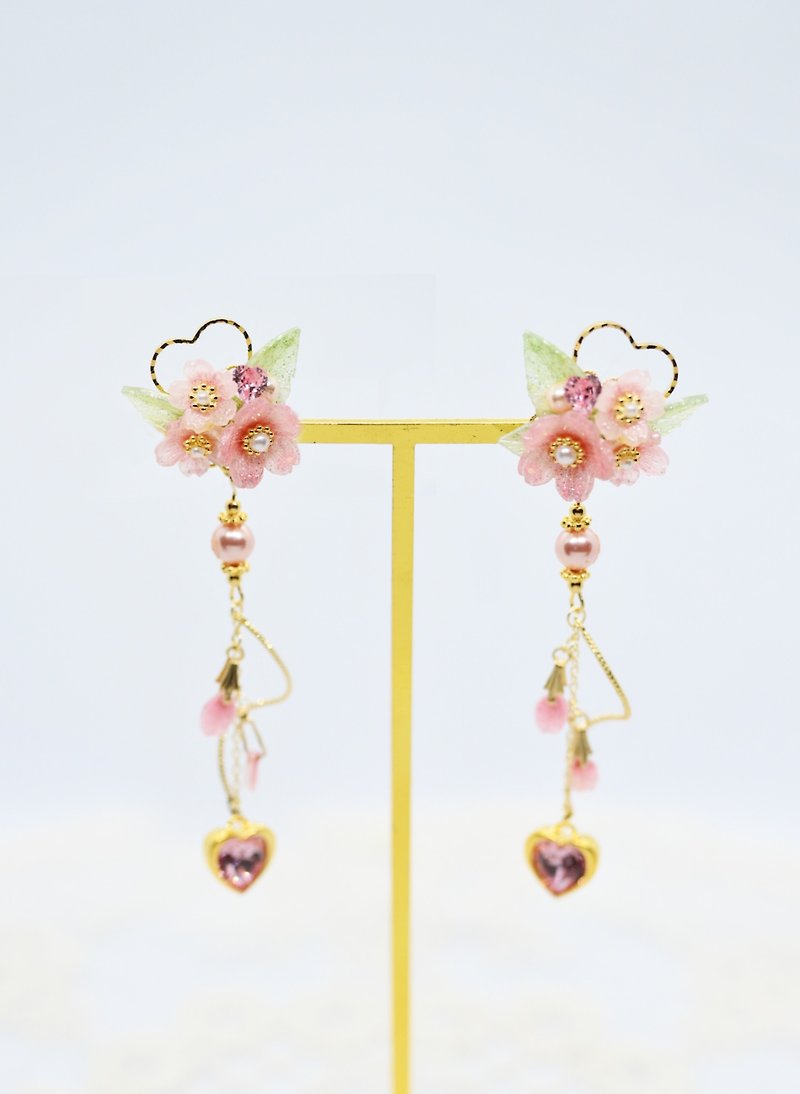 三重櫻花施華洛世奇愛心花瓣耳環 - 耳環/耳夾 - 其他材質 粉紅色