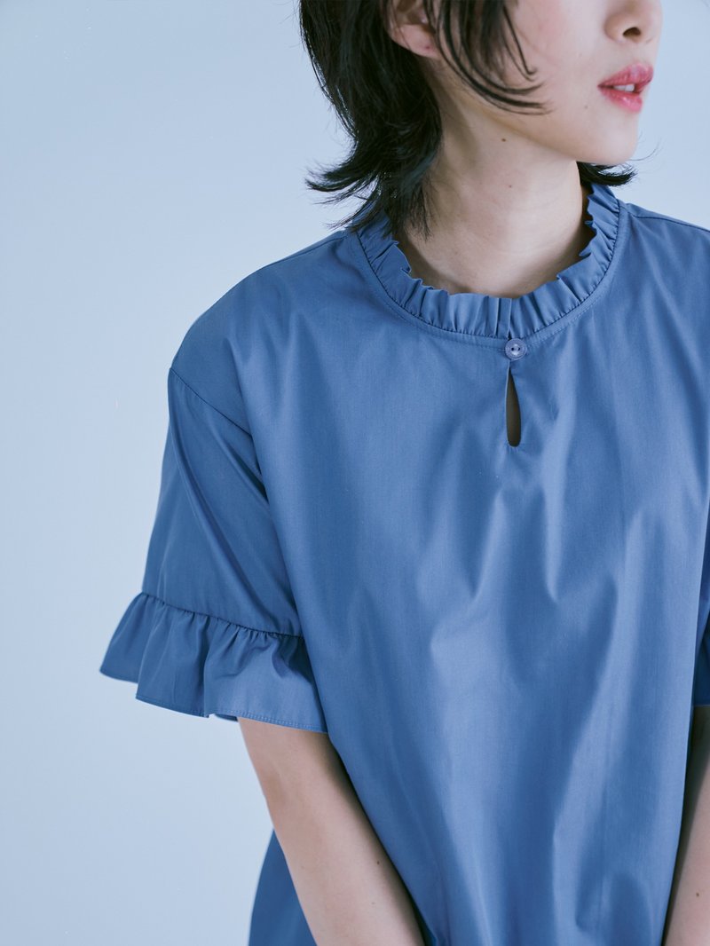 Folded petal short-sleeved top-Weekend movie - เสื้อยืดผู้หญิง - ผ้าฝ้าย/ผ้าลินิน สีน้ำเงิน