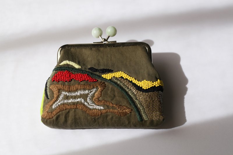 sarto手工刺繡雙層口金包/錢包袋 - 錢包/皮夾/長短夾 - 棉．麻 卡其色
