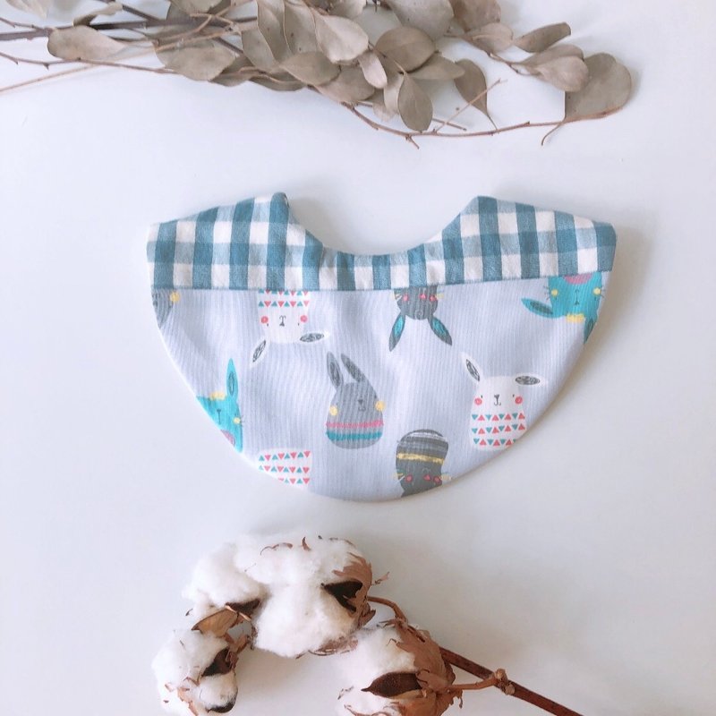 Shimamoriya/ bib bag/ double-sided/ splicing/ double buckle/ mochi rabbit (checkered blue) - ผ้ากันเปื้อน - ผ้าฝ้าย/ผ้าลินิน สีน้ำเงิน