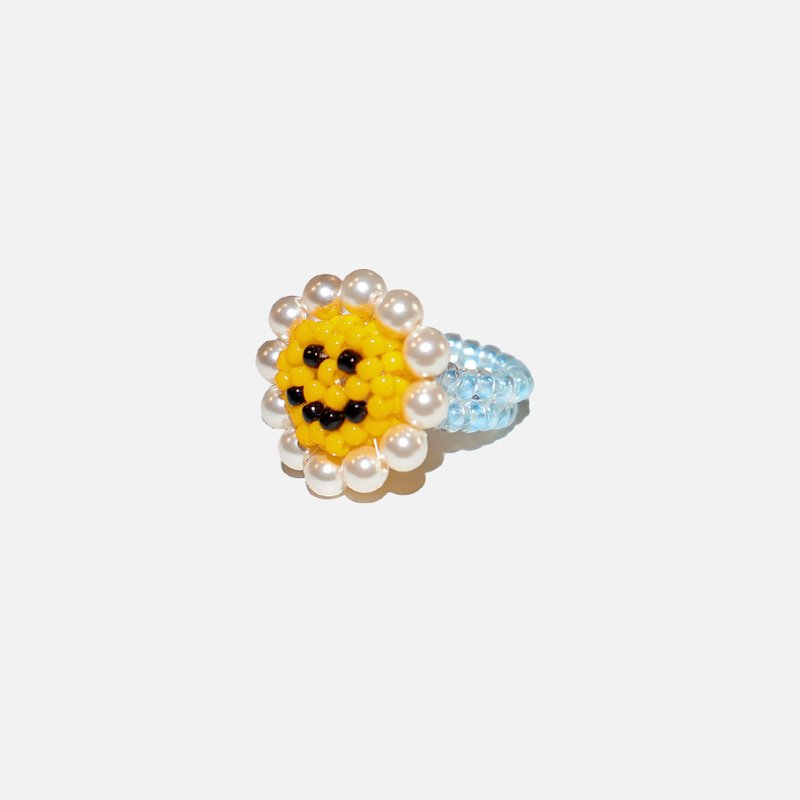 Beaded Smiley Daisy Ring - General Rings - Glass Yellow