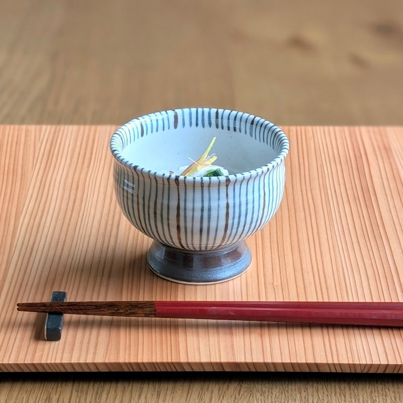 錆十草高台小鉢 - 碗 - 陶 白色