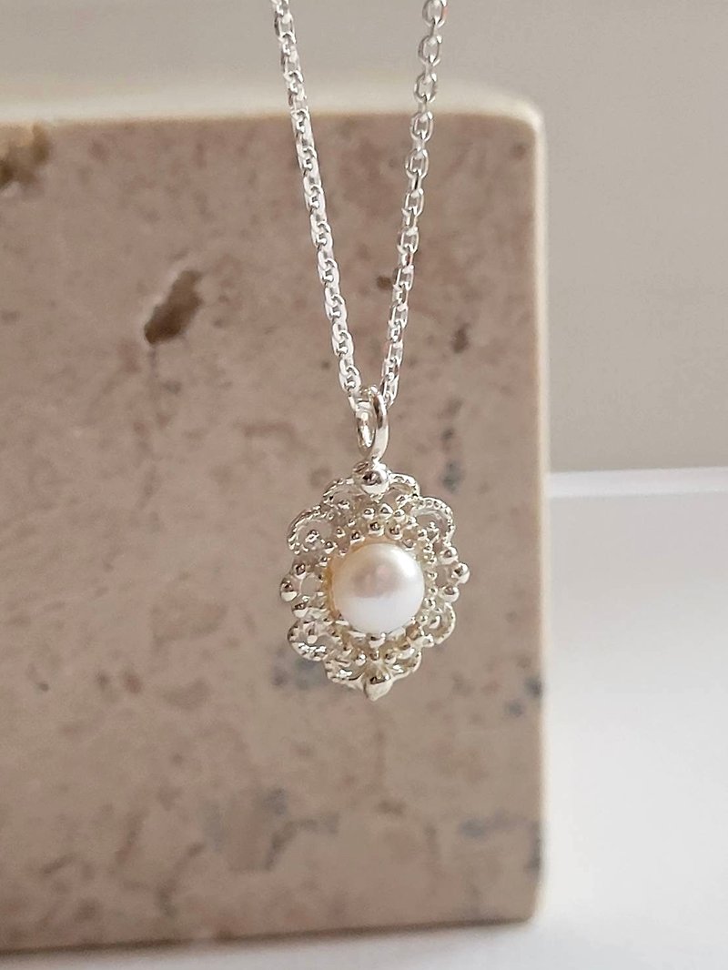 Vintage Pearl Necklace/Sterling Silver/Pearl/Necklace/Sterling Silver Light Jewelry - สร้อยคอ - ไข่มุก ขาว