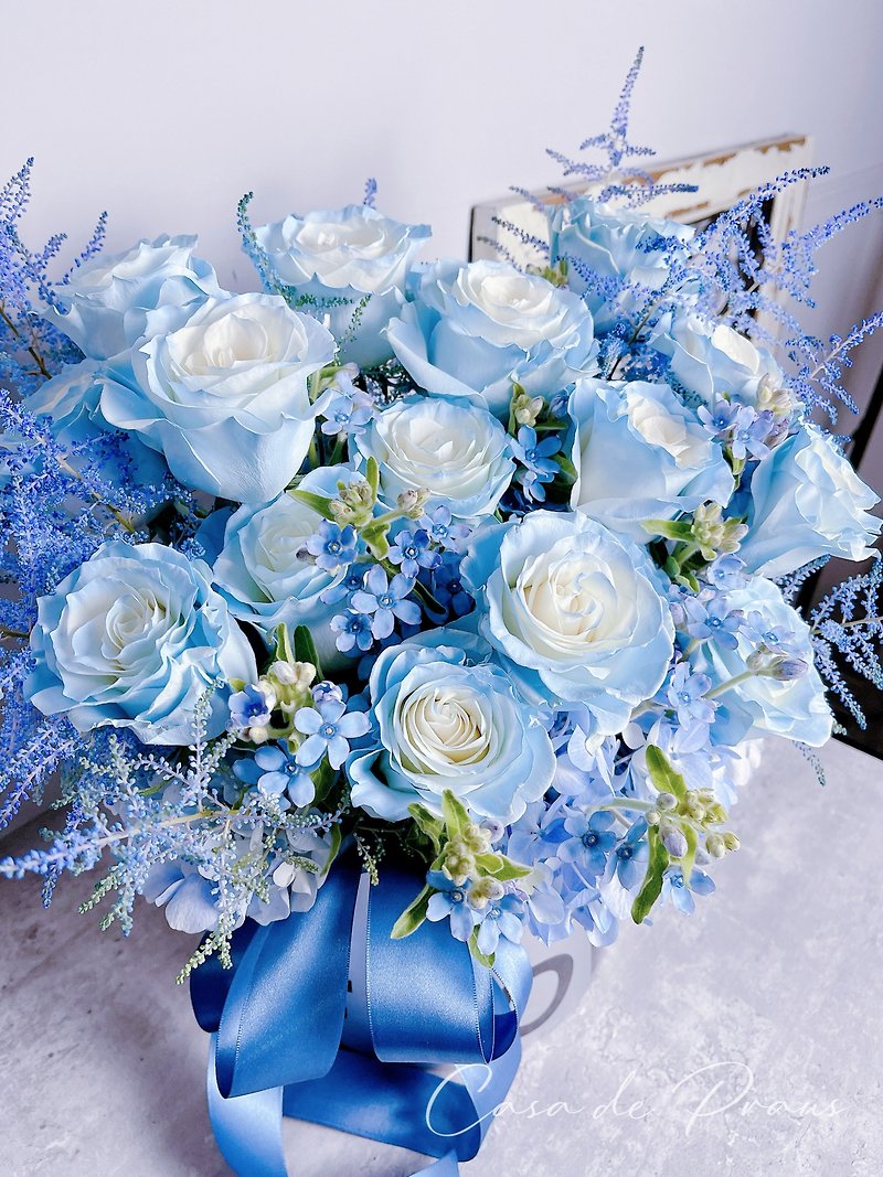 Blue gradient imported rose romantic bouquet limited to Shuangbei City - Other - Plants & Flowers Blue