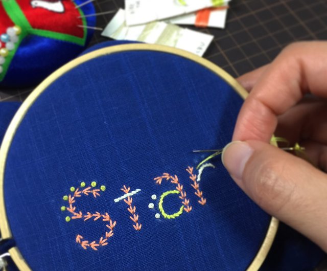 手刺繍入り4重ガーゼハンカチ イニシャルA~Z 1(受注制作