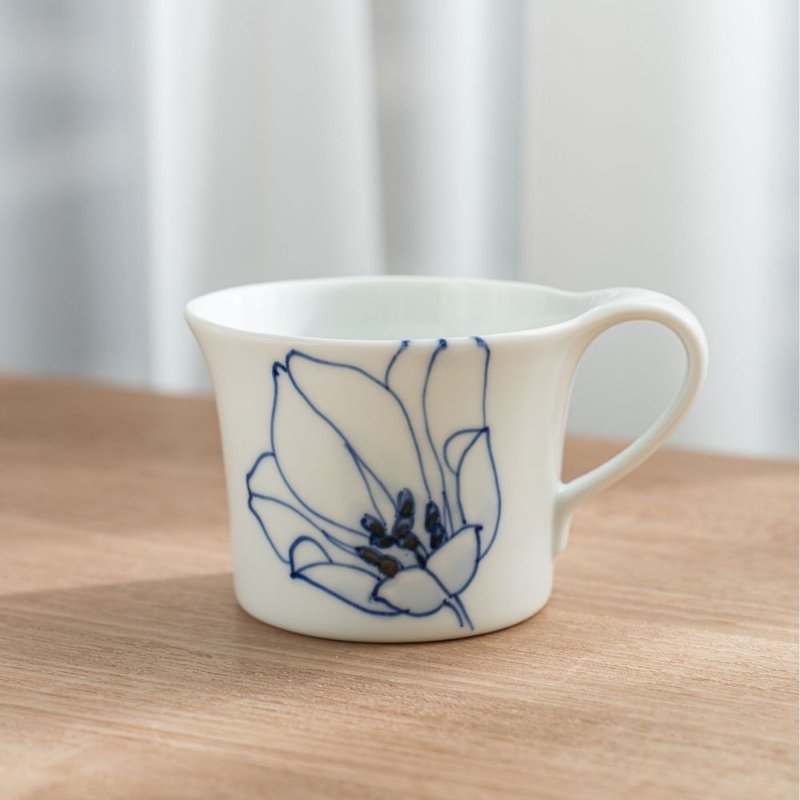 Tulip coffee cup/real kiln - Mugs - Porcelain White