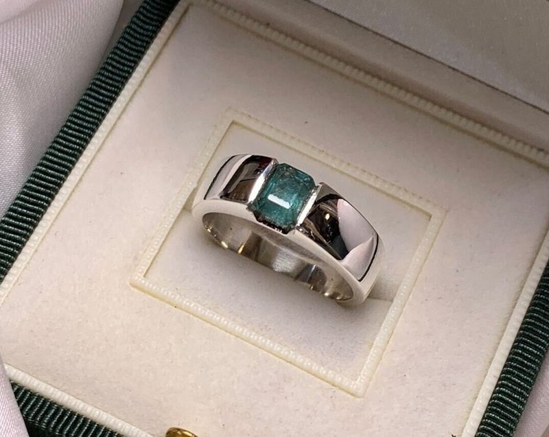 Natural Vivid Green Emerald Mens Womens Ring Sterling Silver 925 Unisex Emerald - 戒指 - 寶石 綠色