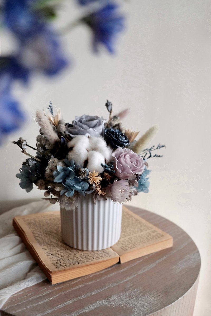 Patti Florist Morandi blue gray blue is not withered flower ceremony - ช่อดอกไม้แห้ง - พืช/ดอกไม้ สีน้ำเงิน