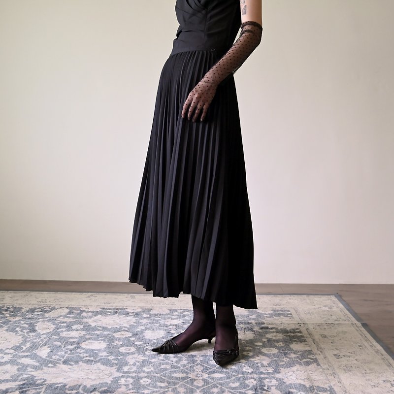 【NaSuBi Vintage】Classic pleated high waist vintage dress - กระโปรง - ไฟเบอร์อื่นๆ สีดำ