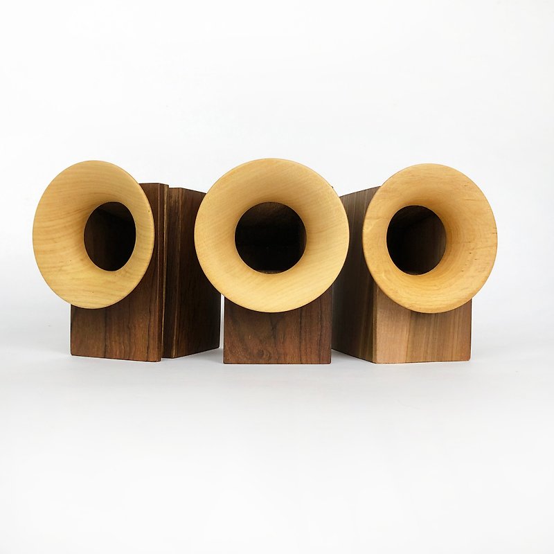Craftsmen hand-made log amplifier speakers/amplifier seats/mobile phone amplifier speakers/maze circuit design/wood alloy design - Guitars & Music Instruments - Wood Brown