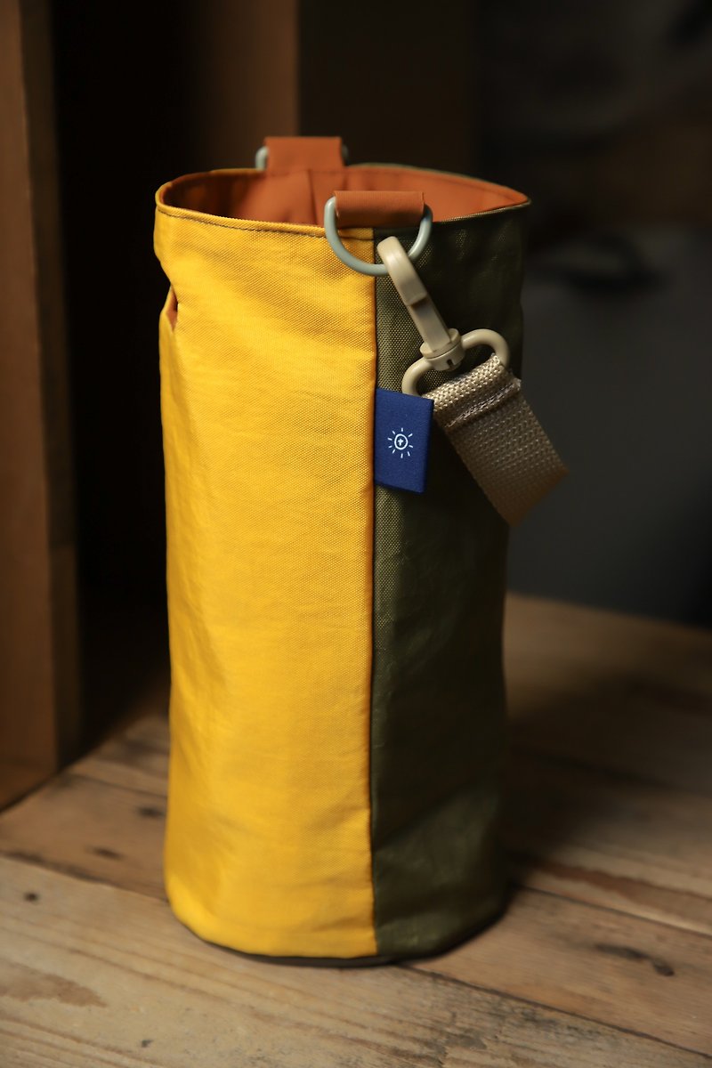 [Studio Xie] Anti-splash Water Bottle Bucket Bag - Yellow Green - Messenger Bags & Sling Bags - Other Man-Made Fibers 