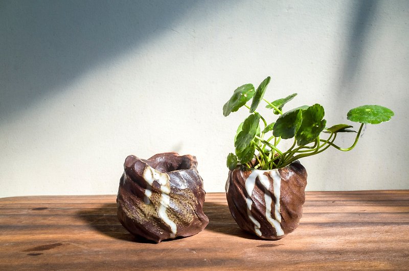 [ピンチ花 - 小さな花]···手作りの陶器の釉薬焼成 - 観葉植物 - 陶器 カーキ