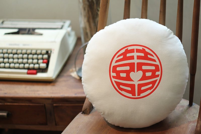 Double Happiness Pillow with Cakes∣Tainan Cultural Creativity∣Moon Cakes∣Fragrant Cakes∣Wedding Items - Pillows & Cushions - Cotton & Hemp 