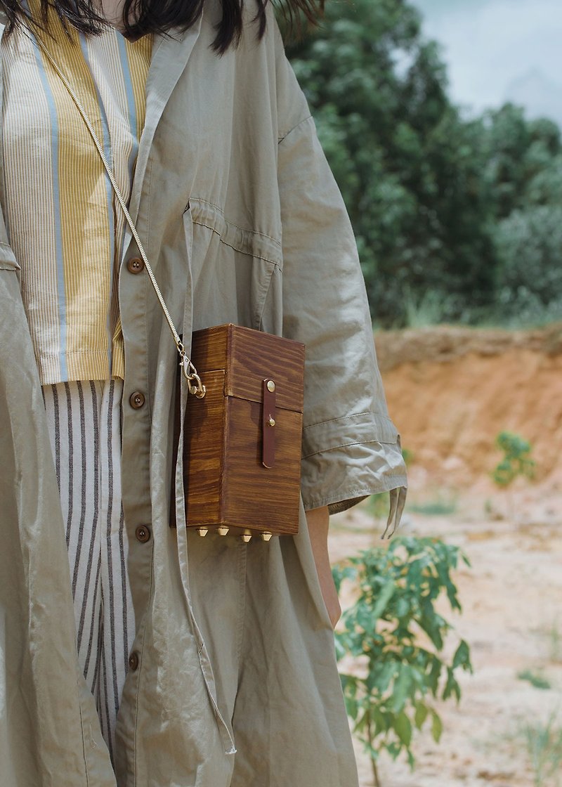 Retro literary wooden mini cigarette case messenger bag - กระเป๋าแมสเซนเจอร์ - ไม้ สีนำ้ตาล